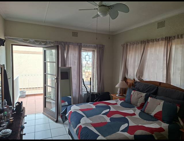 3 BEDROOM DUPLEX FOR SALE IN UVONGO BEACH